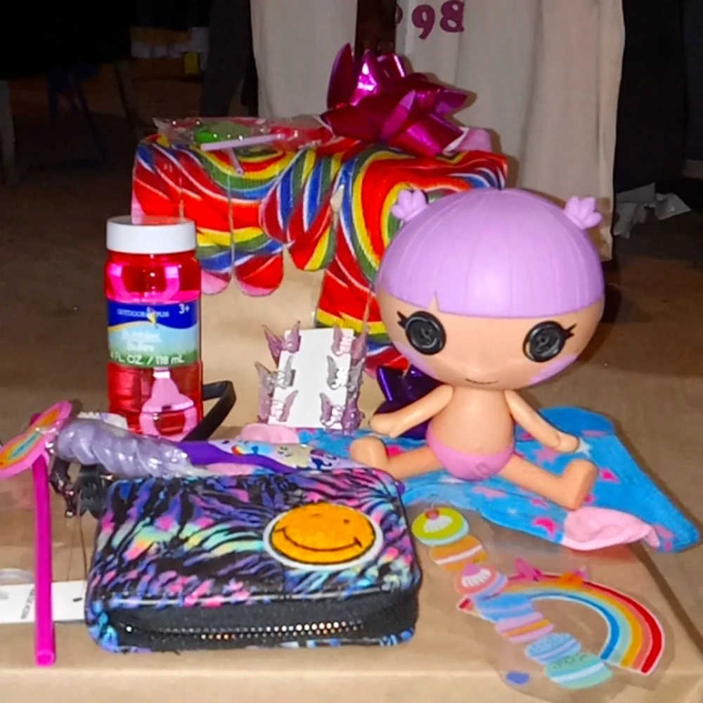 NEW GIRLS FUN BUNDLE - Picture 1 of 9